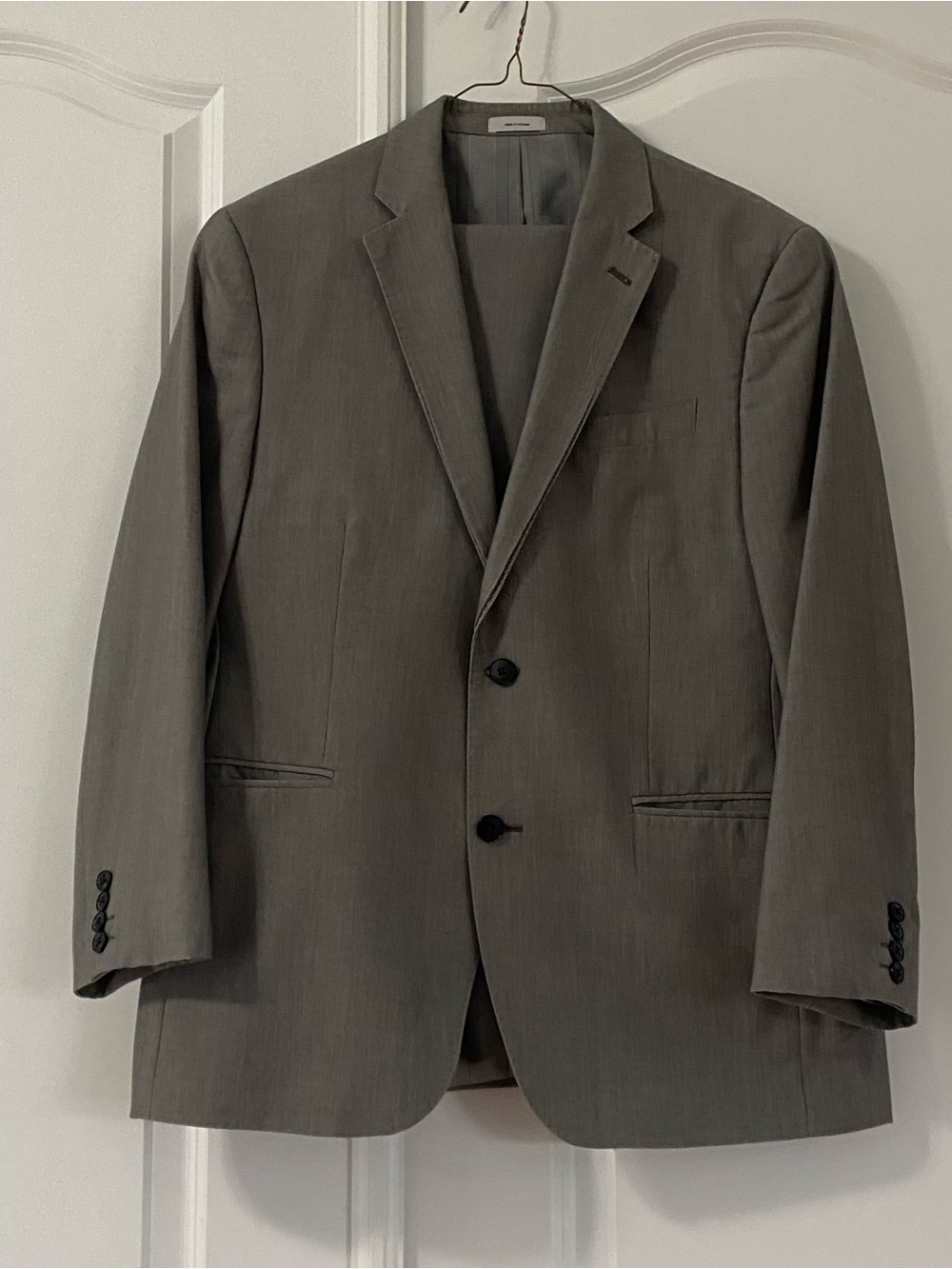 JF Ferrar Classic Men's Gray Two-Button Suit Jacket